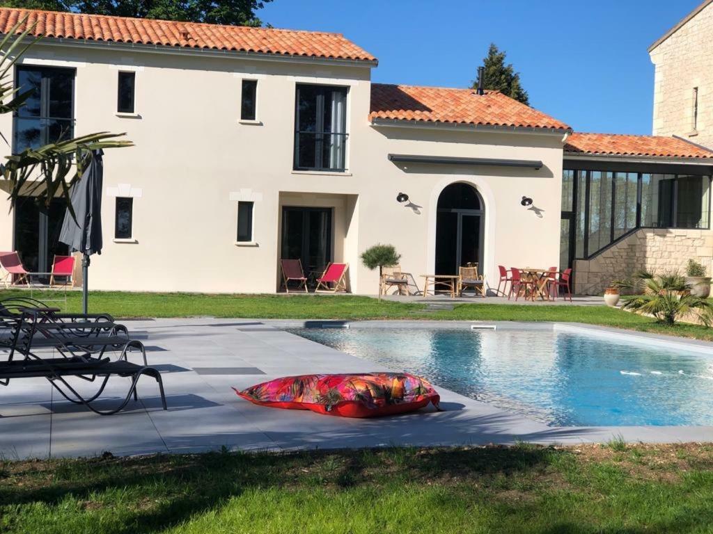 L Esprit Du Clain Chambres D Hotes Bandb De Standing Proches Du Futuroscope Golf Et Lac De St Cyr Naintre Exterior foto