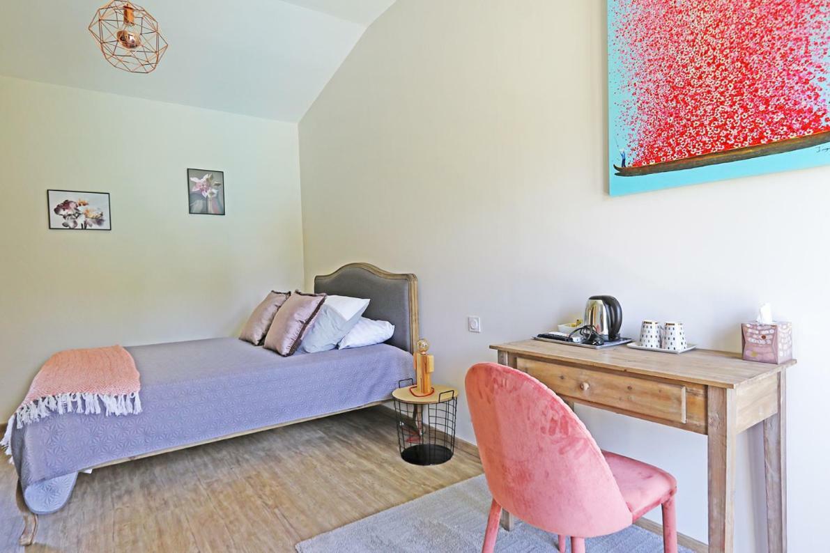 L Esprit Du Clain Chambres D Hotes Bandb De Standing Proches Du Futuroscope Golf Et Lac De St Cyr Naintre Exterior foto